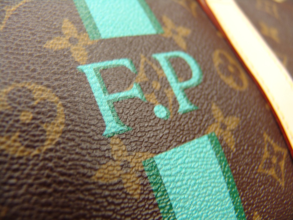 Louis Vuitton Passport Cover My LV Heritage Personnalisable Monogram